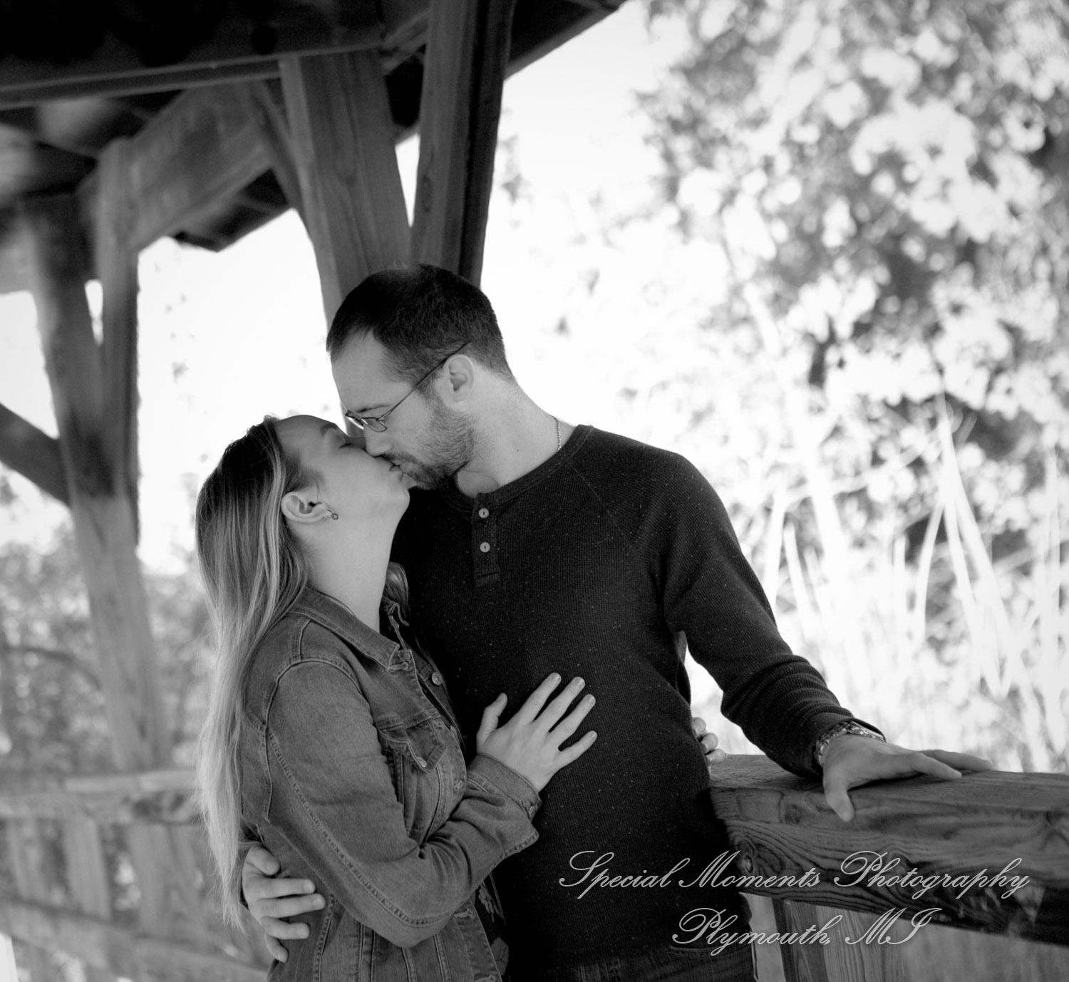 Elizabeth & Joe at Robert Long Park Commerce Twp. MI engagement photography