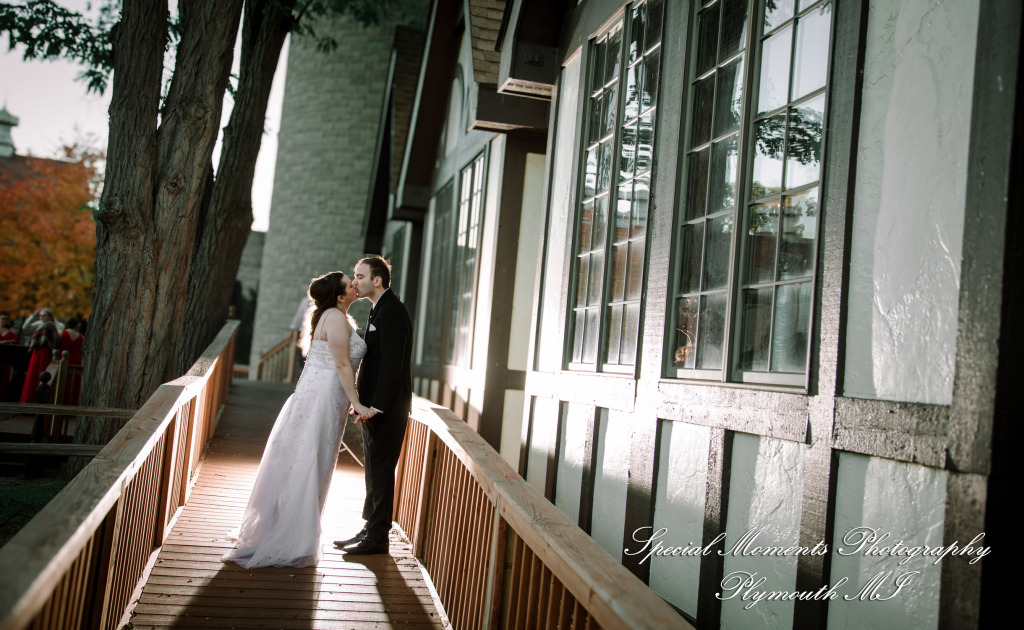 Patricia & Kyle at Canterbury Castle Lake Orion MI wedding photograph